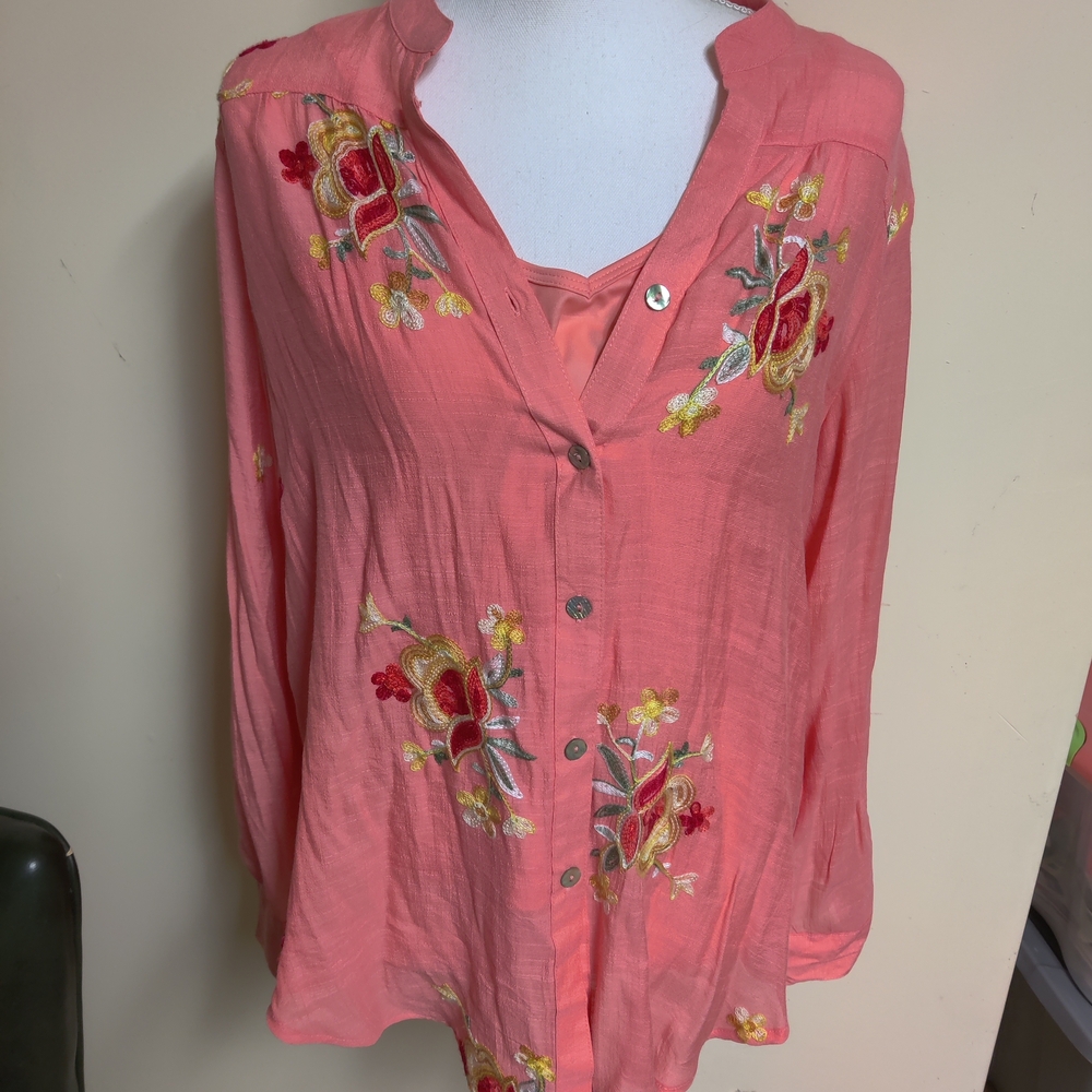 Hope Springs Two Piece Set Pink Button Blouse With Tank Flowers, Medium Unique